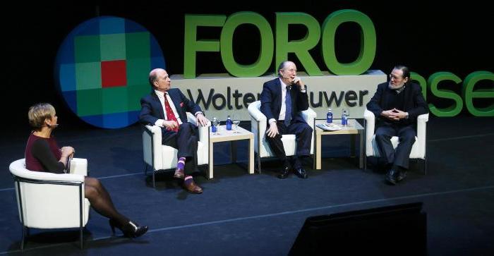 Mesa_Foro_Asesores_Wolters_Kluvert