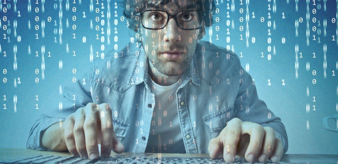 Tópicos de los programadores informáticos que nos suelen colar en películas y series