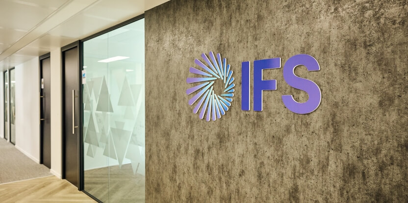 IFS adquiere TheLoops y lanza una plataforma de agentes de inteligencia artificial para operaciones críticas industriales