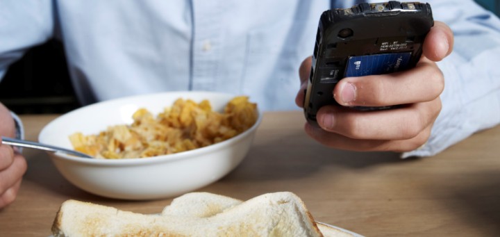 Los españoles, más preocupados por las redes sociales que por el estado de sus cuentas bancarias