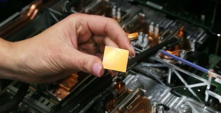 IBM lanza el servidor más avanzado para Inteligencia Artificial