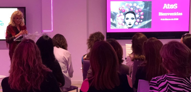 Hay que evitar que la mujer se quede fuera de la transformación digital