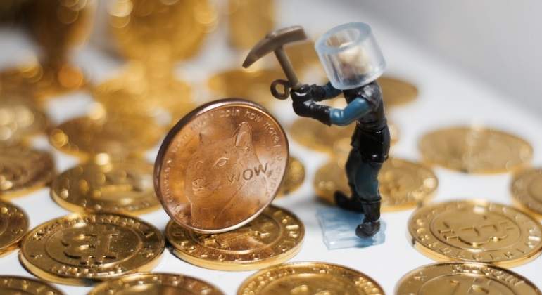 Los ciberdelincuentes ocultan mineros en apps aparentemente legítimas