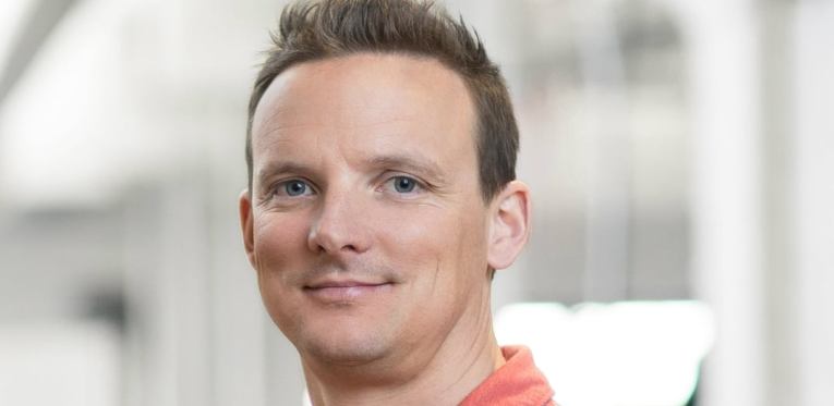 Sitel ficha a un responsable de IA de Facebook