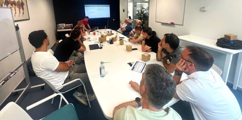 Abas celebró su primer Hackathon de inteligencia artificial aplicada a ERP