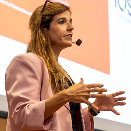 Enseñar a juzgar las respuestas de la IA