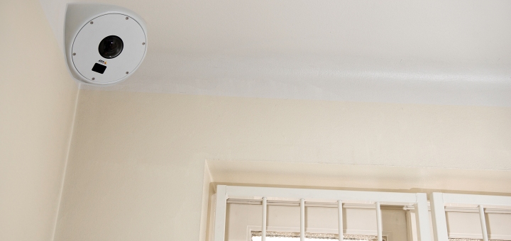 Axis presenta una cámara ideal para la videovigilancia en centros penitenciarios y psiquiátricos