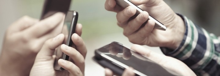 Los españoles lideran el uso de smartphones para conectarse a Internet en la UE