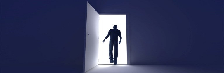 Retirada de directivos en Twitter y Apple