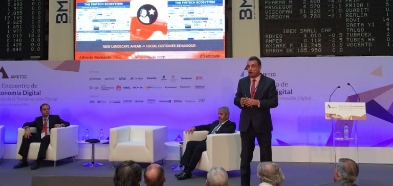 La empresa tiene que seguir las tendencias que marca el cliente